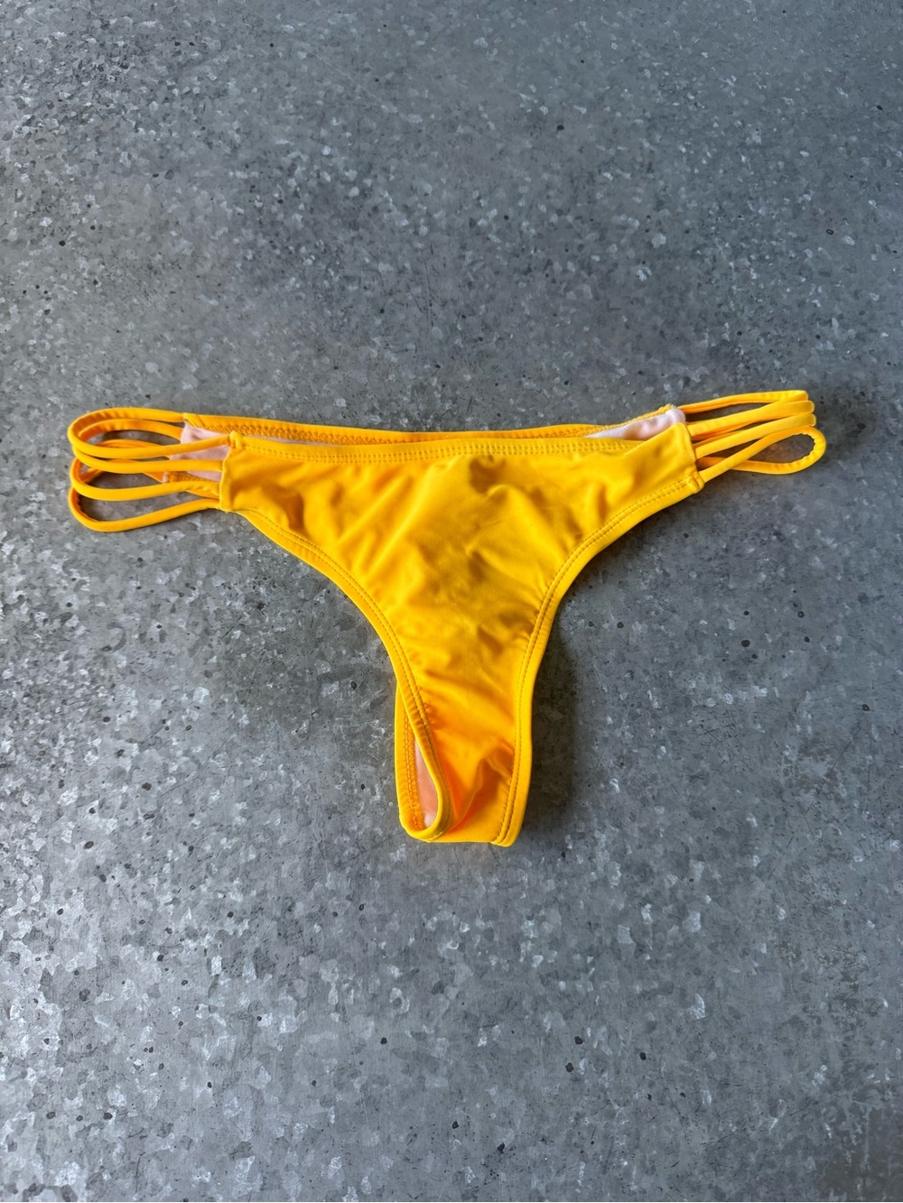 Shekini Yellow Strappy Cheeky Bikini Bottom Size Small